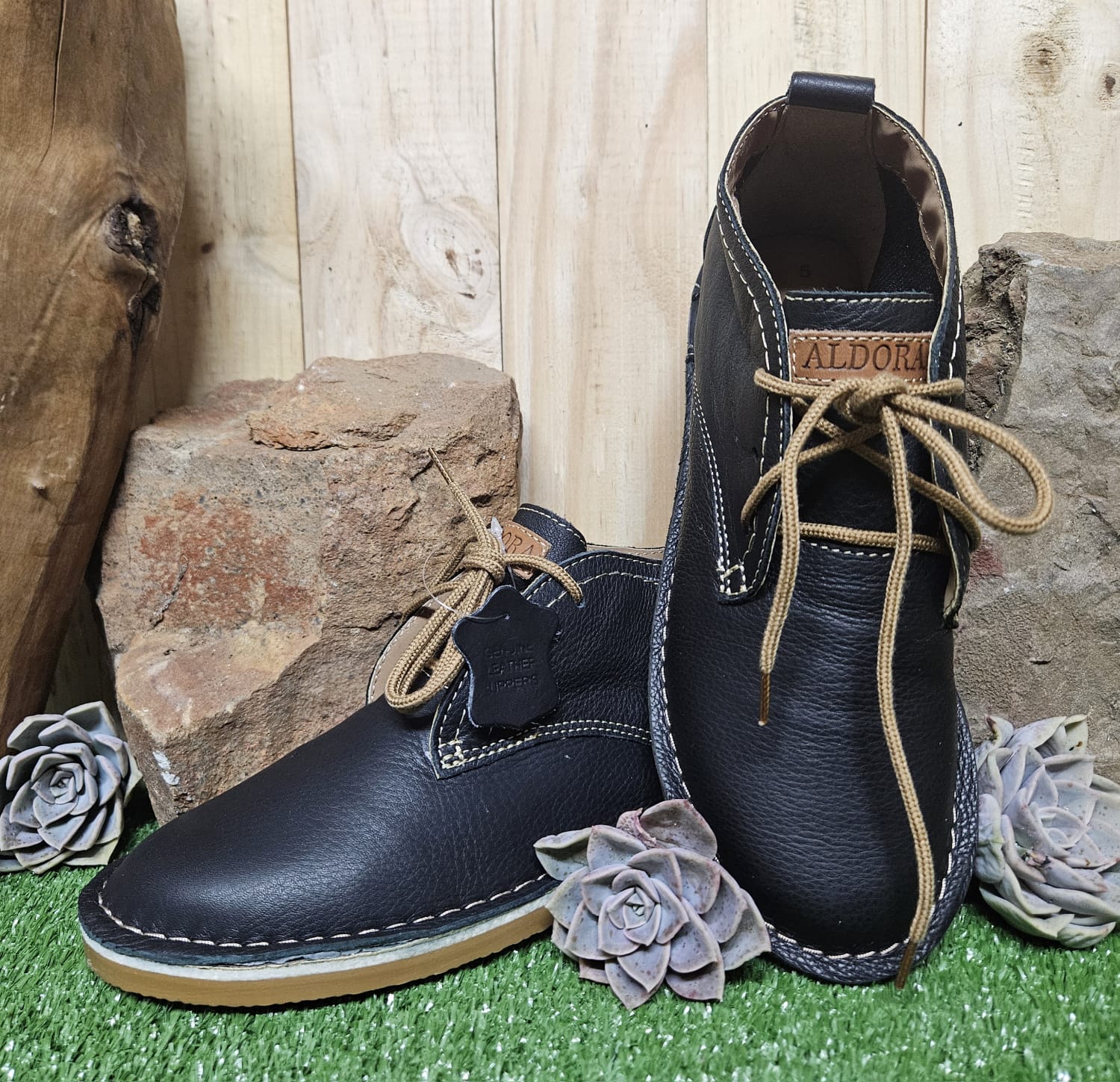 Lace up boot black