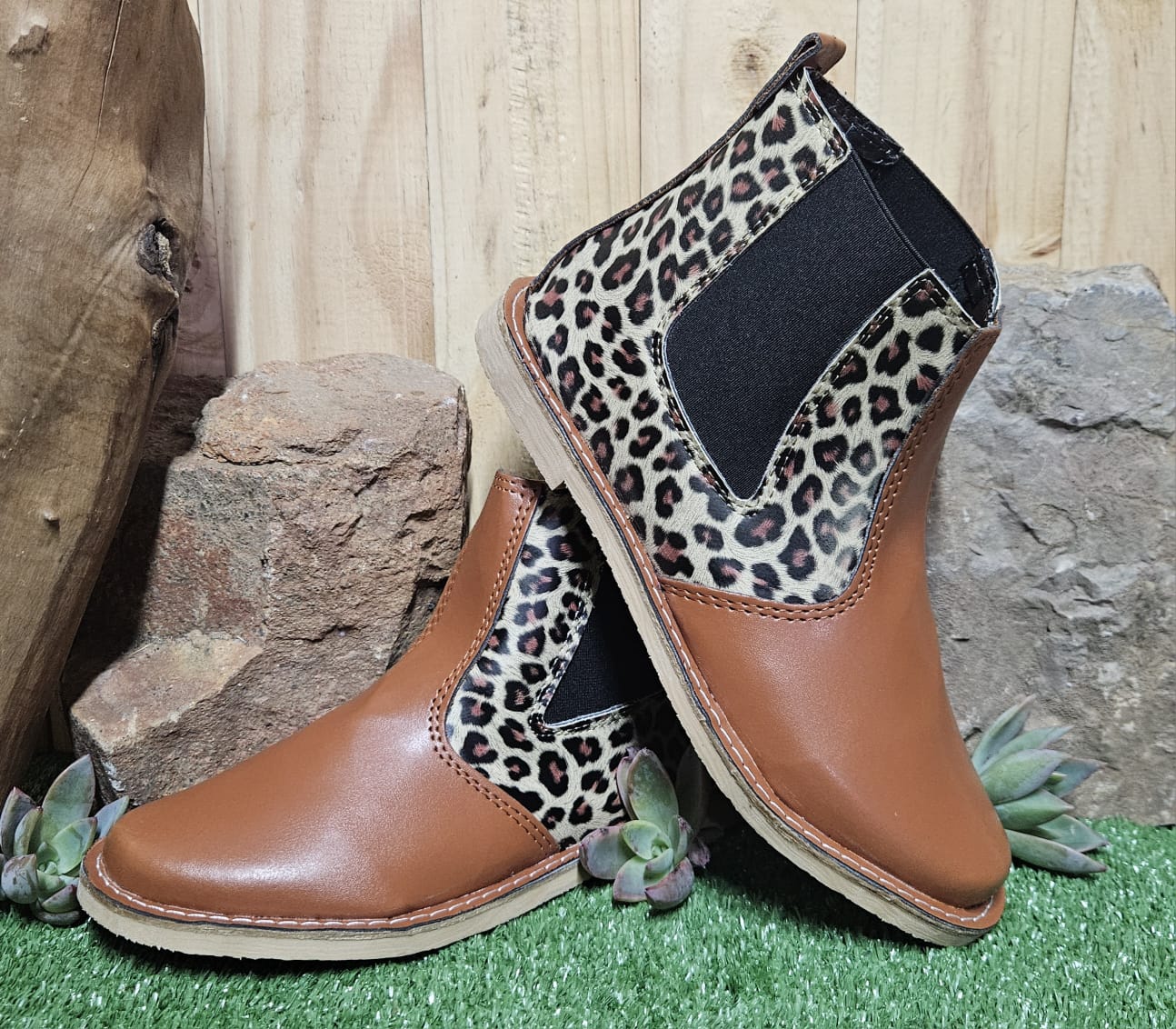 Leopard boots